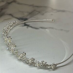Pre owned-Elegant Silver Floral Tiara